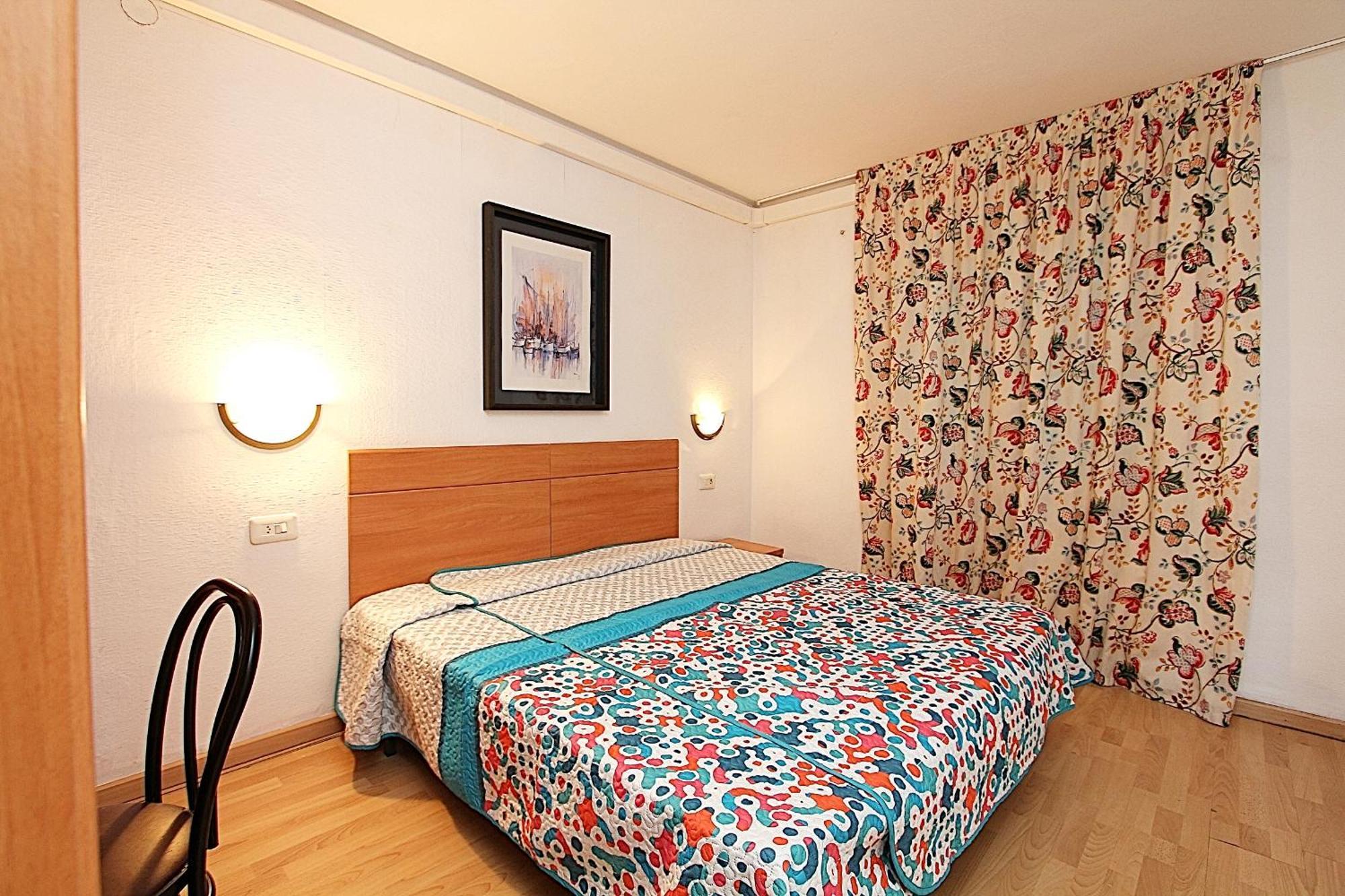 Apartaments Nautic Lloret de Mar Szoba fotó
